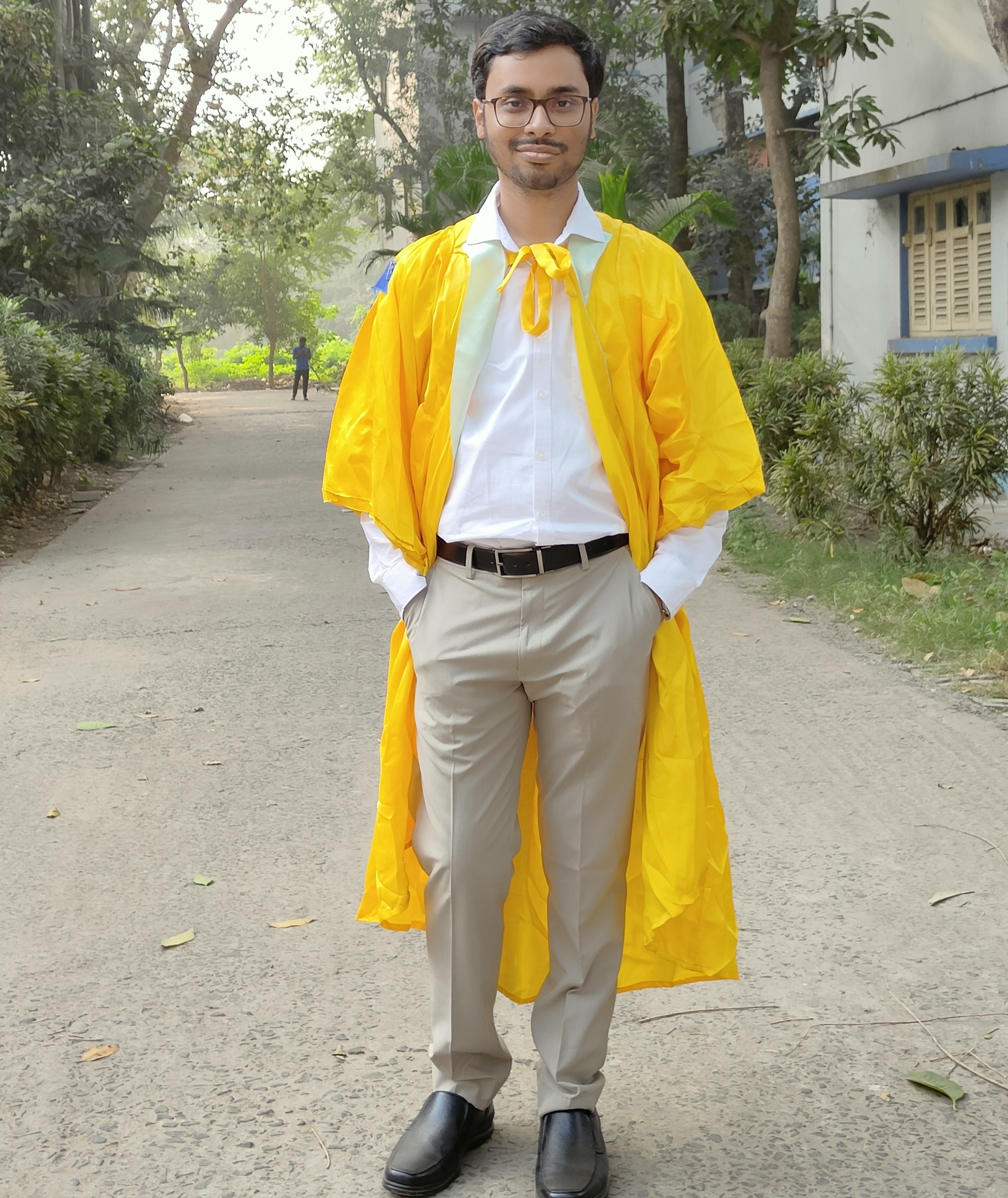 Traditional regalia, Jadavpur University